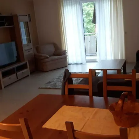 Deussen Apartment *